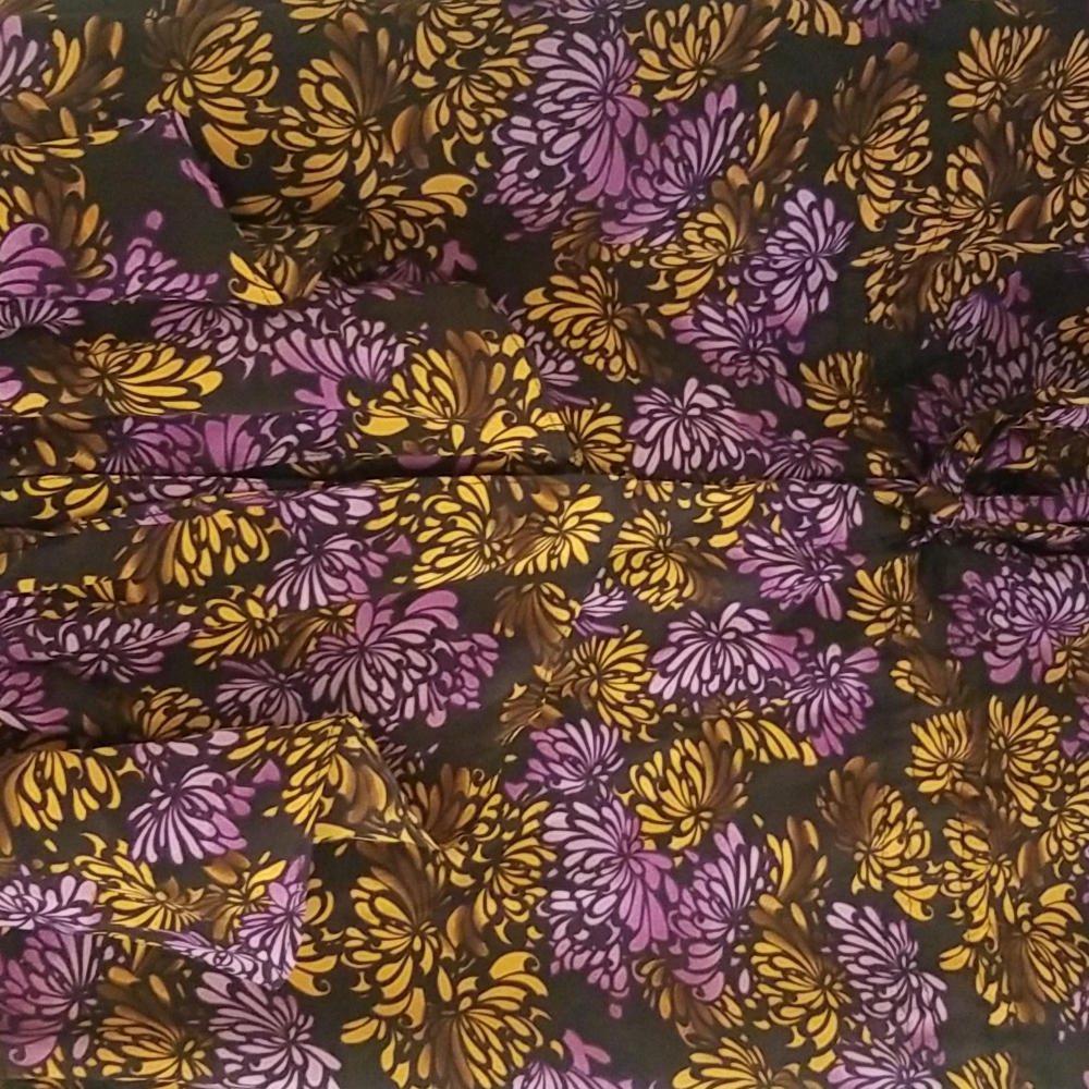 Urban Outfitters silk Top with frails at the neck - Picture 6 of 9